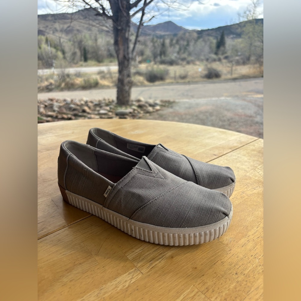 TOMS Platform Slip On Sneakers Gray Canvas Alpargata Size 8.5